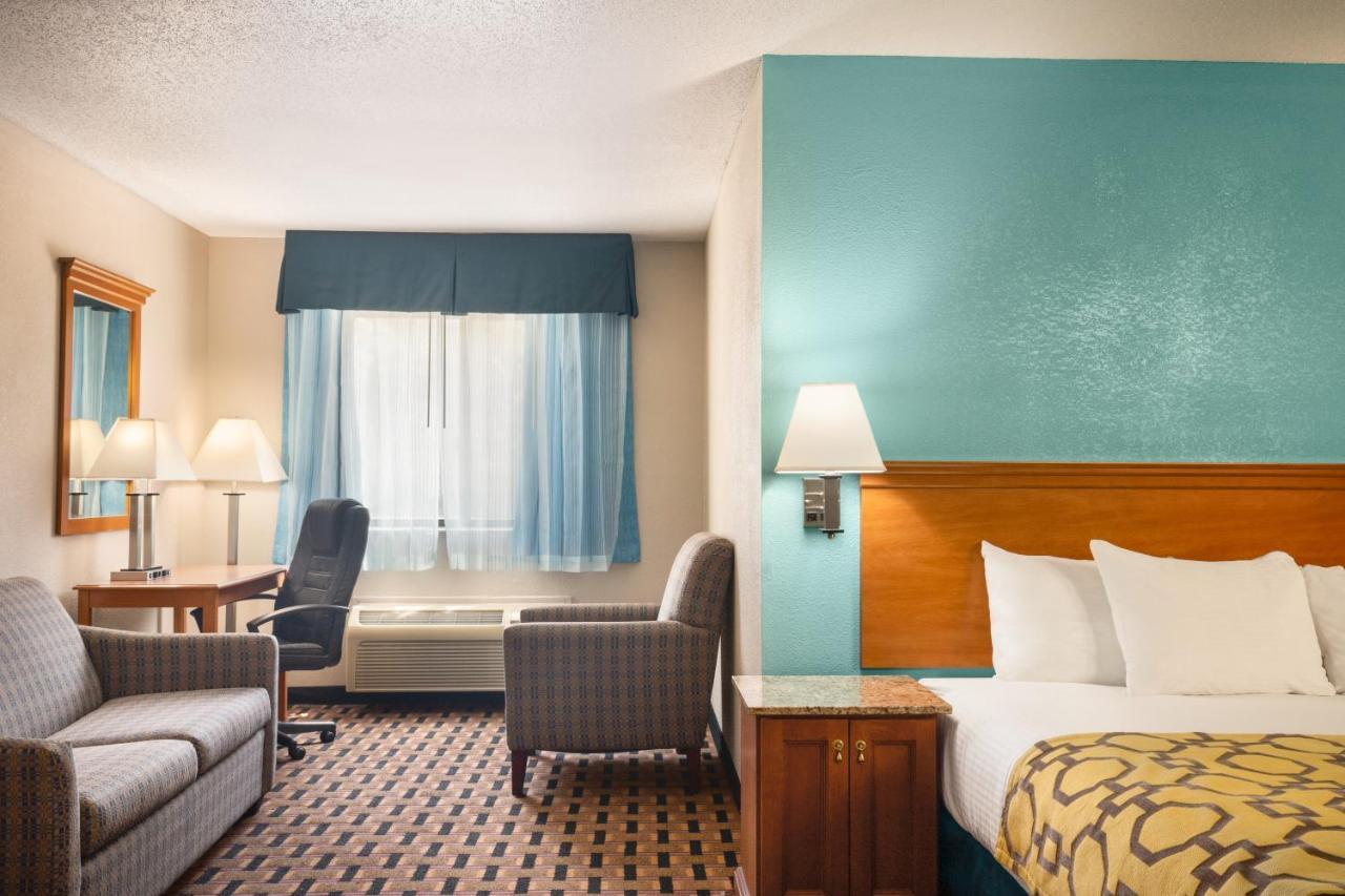 Baymont By Wyndham Warrenton Hotel Exterior foto